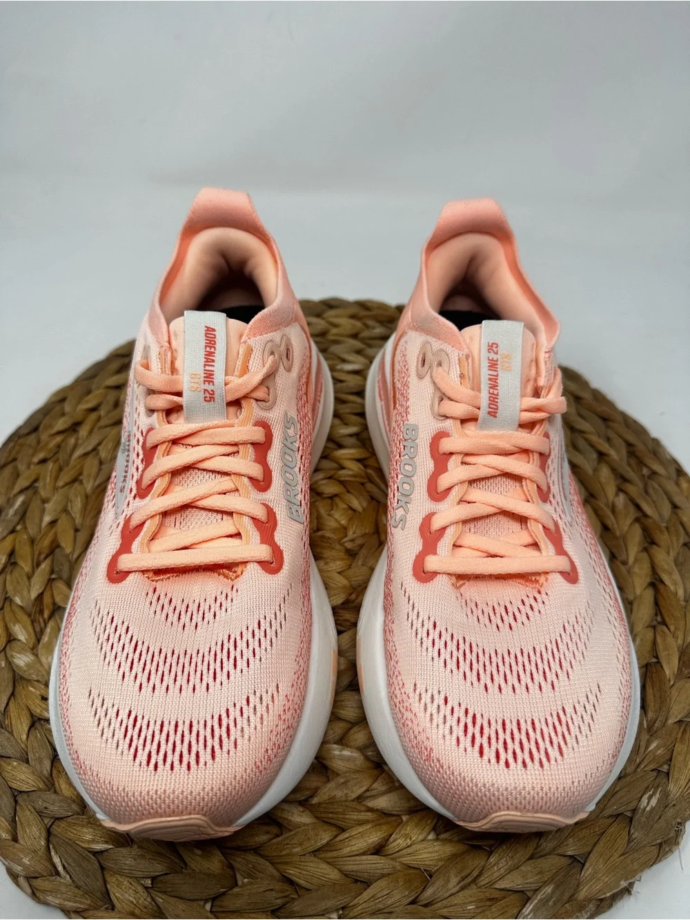 BROOKS Adrenaline GTS 25 Running Shoes Peach Echo Coconut Size 6.5 Women's - Picture 6 of 9
